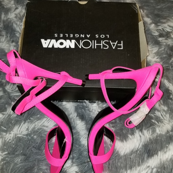 Shoes - Picture 2 of 4